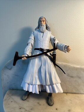 Marvel 2002 Lord of The Rings Gandalf 7” Action Figure